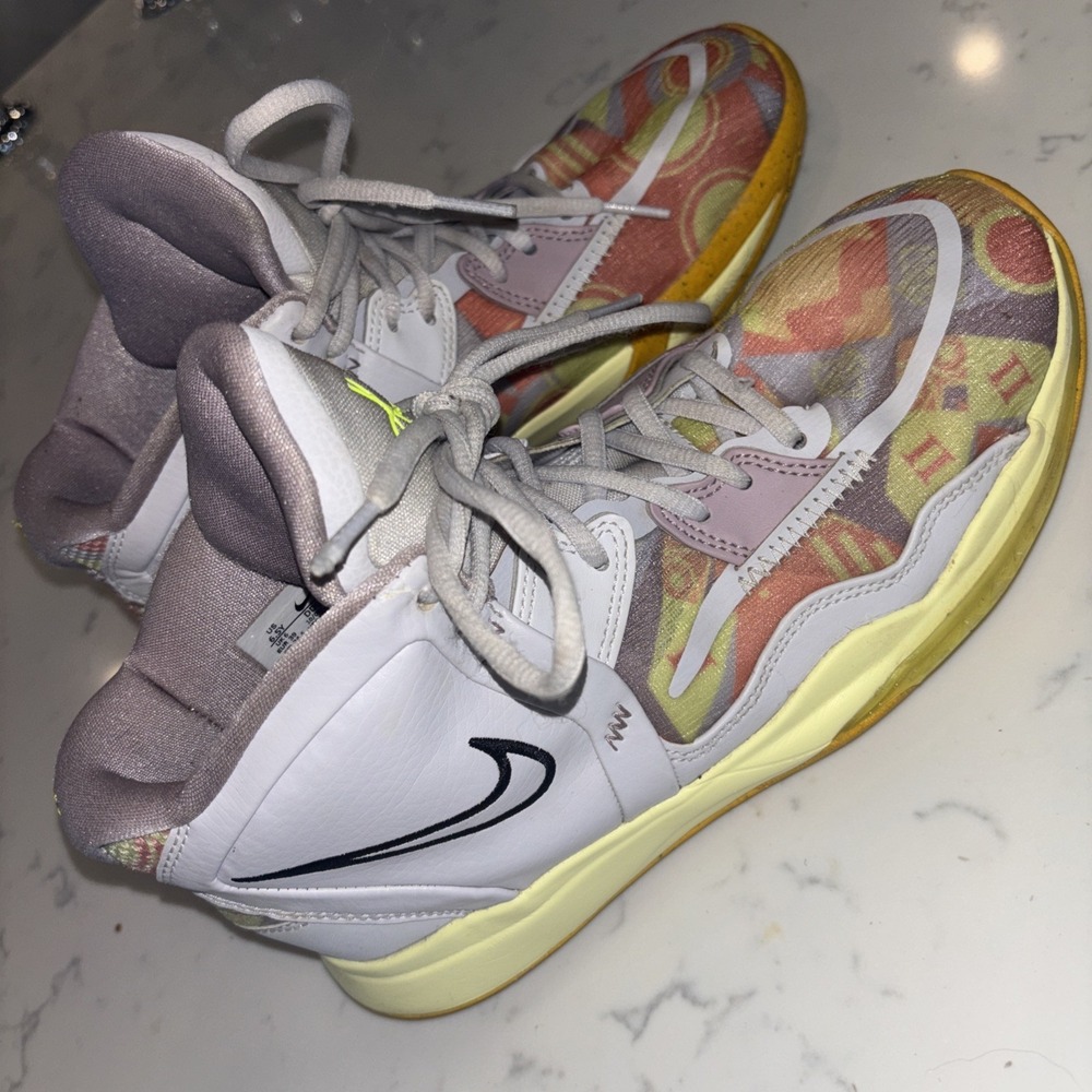 Nike Kyrie Infinity DD0334-501 Basketball Sneakers Shoes Size 6.5Y- Womens 8